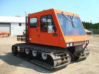 1985 LMC 1500 WT 1985 LMC 1500 WT, 5-man cab, 6 cyl., AT, taller cab, new track belts