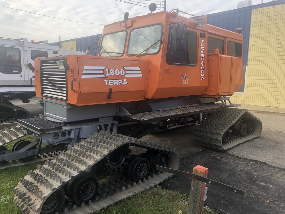 Tucker 1643D